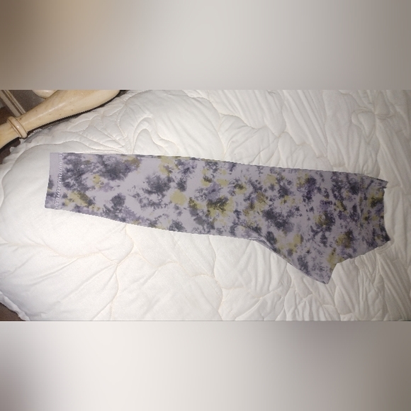 Lululemon size 14 align high rise 28" - Picture 7 of 9